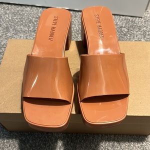 Harlin Camel Steve Madden Heels